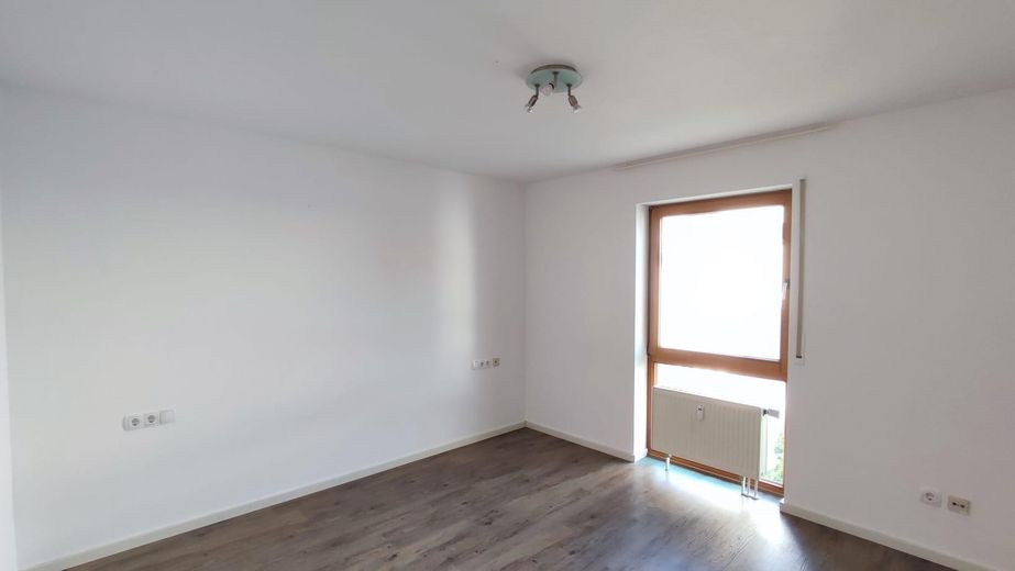 Appartamento di 2,5 locali in zona residenziale tranquilla, vendita privata senza provvigione – Schlafzimmer