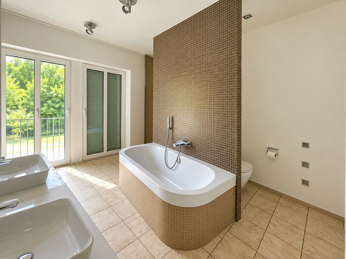 Hochwertige altersgerechte Wohnung mit Tiefgaragenstellplatz in Bocholt – Badezimmer