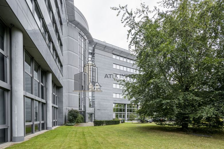 ATIK: Moderne Büroflächen mit Parkanlage, Stellplätzen und optimaler Verkehrsanbindung – Außenansicht