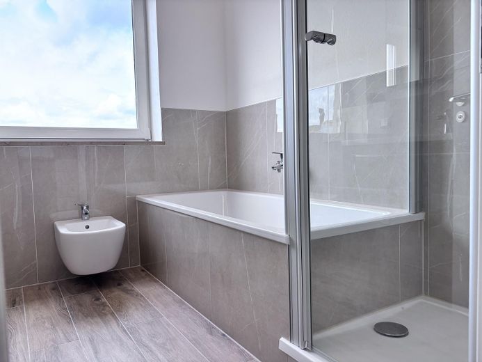 Bda,Badew, Dusche, WB, WM 