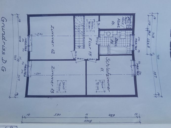 wolnostojący dom jednorodzinny z pięknym ogrodem – Grundriss 1. OG