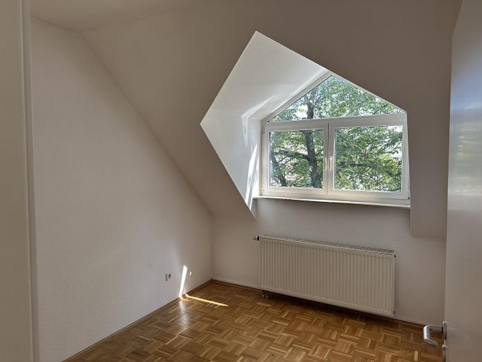 Kassel - Bad Wilhelmshöhe: Moderne 4 ZKB mit großer Terrasse – Zimmer 4