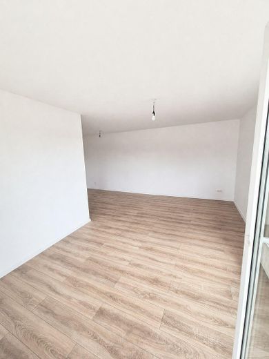 Erstbezug nach Sanierung: helle 3-Zimmer Wohnung – Foto 4