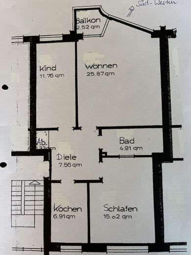 Grundriss mit Balkon zur Str.