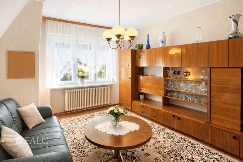 Platz für Familie, Ideen und Zukunft! Einfamilienhaus mit großem Grundstück - FALC Immobilien – Kinderzimmer OG