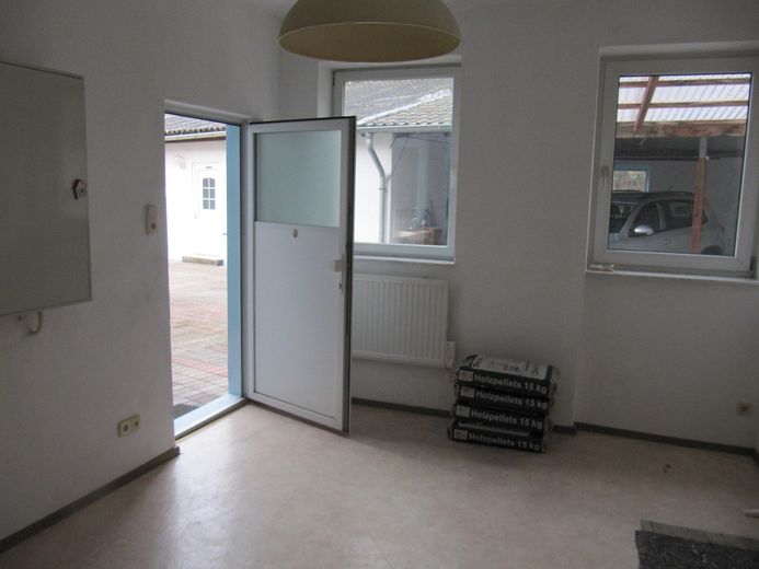 from PRIVATE ** single-family house + outbuilding * garden * garage * courtyard * basement – Foto 21
