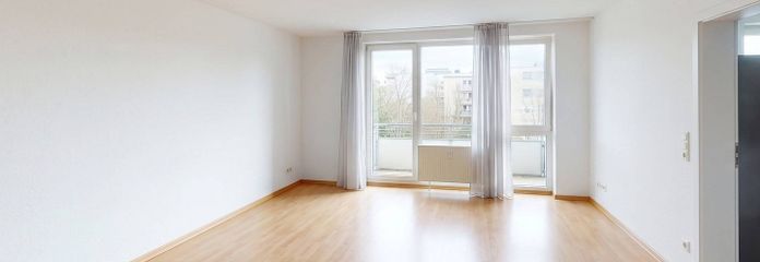 **Jasne 2-pokojowe mieszkanie z BALKONEM w Berlinie-Köpenick, w bezpośrednim sąsiedztwie rzeki Dahme** – Wohn- und Esszimmer