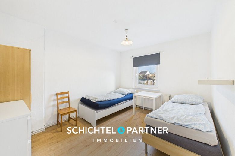 Lindenhof | Geräumiges Reihenmittelhaus Nähe Waterfront mit Ausbaupotenzial – S&amp;P | Schlafzimmer