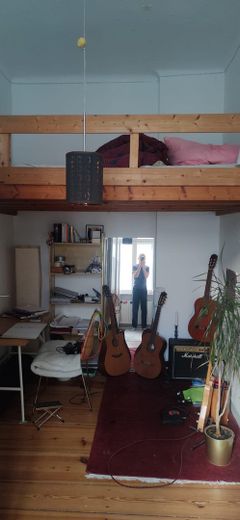 Bel appartement ancien près du Viktoriapark, sans commission de la part du propriétaire – Schlafzimmer