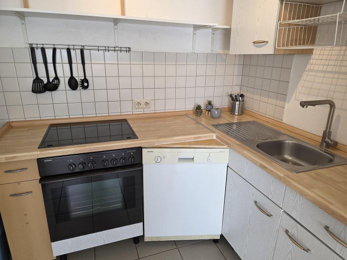 Gemütliche Pendlerwohnung voll möbliert / löffelfertig + Fußbodenheizung (TG-Wohnung) – Küche