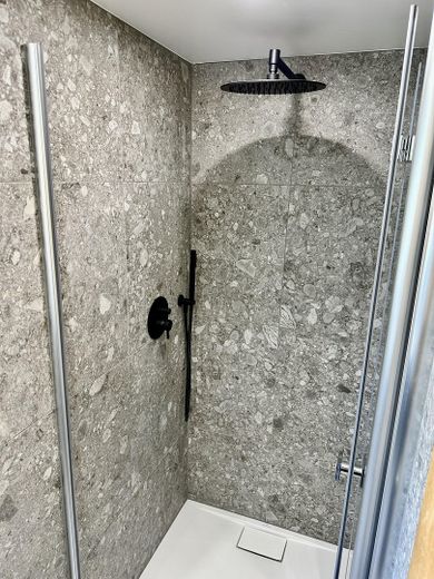 Appartamento mansardato con splendida terrazza sul tetto di 60 m² e vista sull’Alb – appena ristrutturato – Photo 12