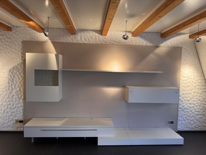 Stilvolle Maisonettewohnung mit Balkon und Stellplatz in Nidderau-Heldenbergen – Foto 4