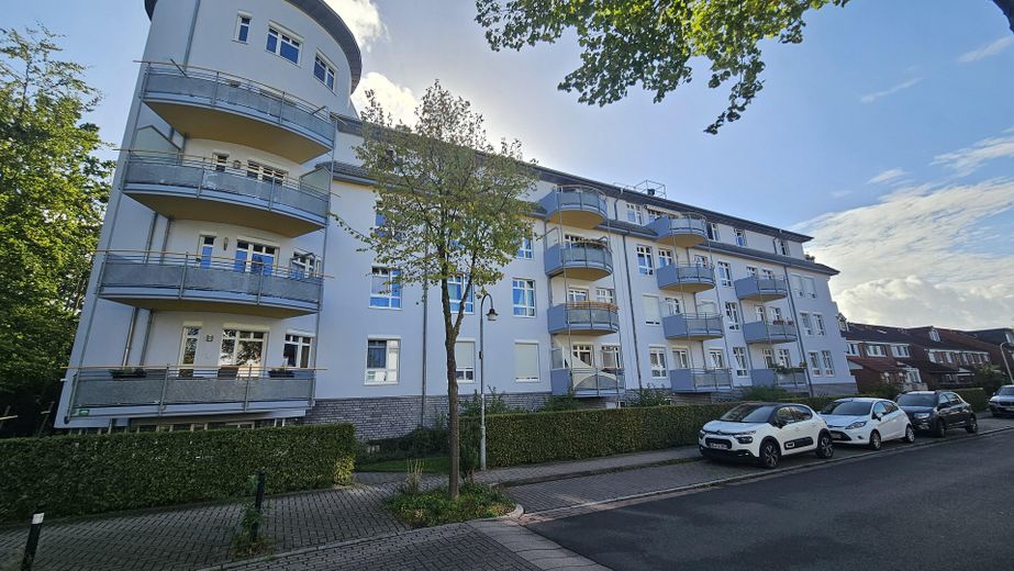 2-kamerappartement - Bremen-Arsten - drempelvrij met balkon + parkeerplaats in ondergrondse garage – Außenansicht