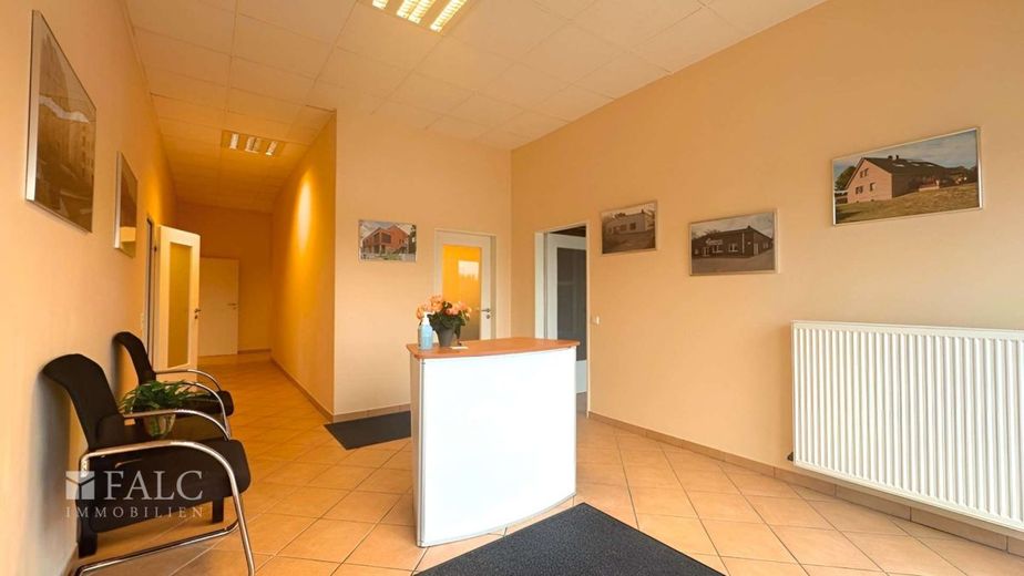 ***Top Gewerbeimmobilie mit Lagerhalle und Büroflächen - perfekt für vielseitige Nutzungskonzepte*** – Empfang