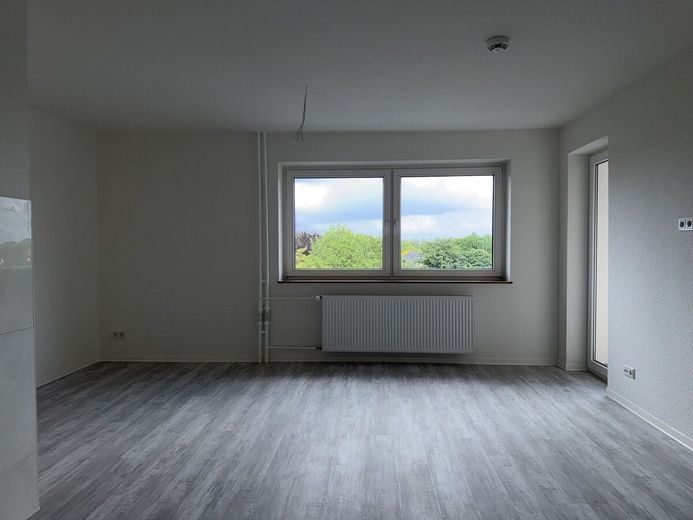 * Erstbezug nach Sanierung, 2 Zimmer Wohnung im 3. OG zu vermieten !!!* – Wohnzimmer