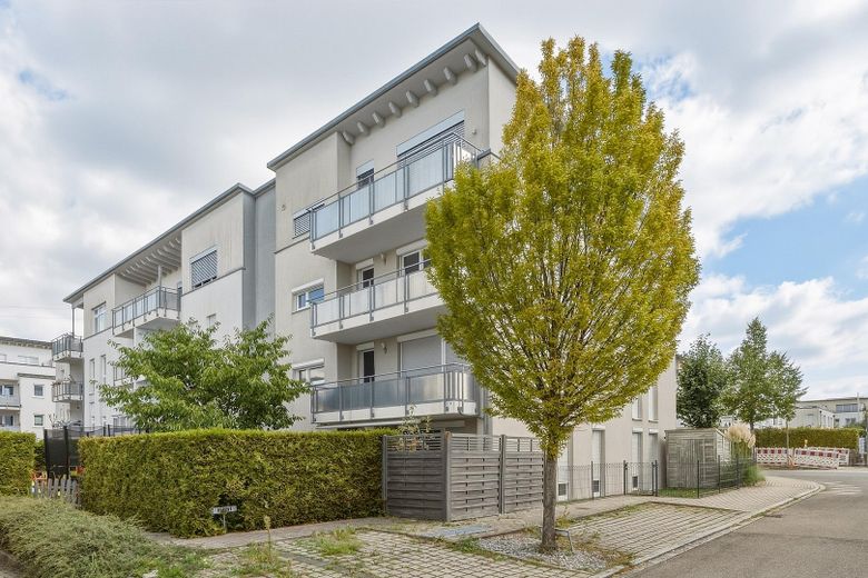 ***MODERNE 3- ZIMMER WOHNUNG IN HOLZGERLINGEN HÜLBEN MIT AUFZUG BEZUGSFREI*** – GEBÄUDE WESTSEITE