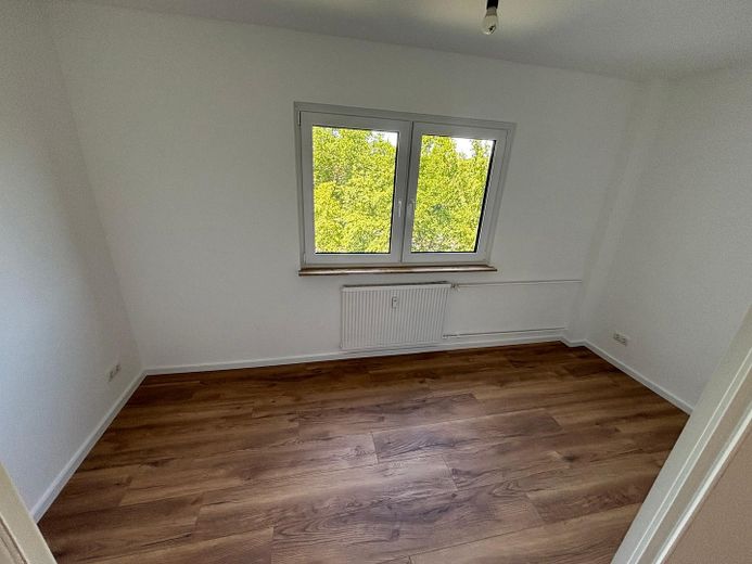 Erstbezug nach Kernsanierung: Helle 4-Zimmer-Wohnung mit 2 Balkonen & Aufzug in Dietzenbach – Kinderzimmer