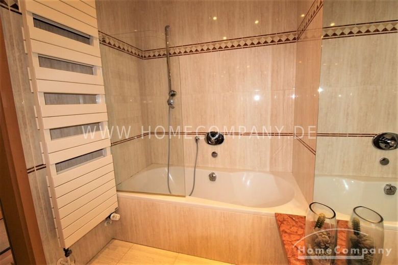 12057 HomeCompany Dresden सुसज्जित/Furnished बालकनी सहित 2-कमरों का अपार्टमेंट, Dresden-Gruna में, अधिकतम 1 व्यक्ति – f0f55a22d6b81836c88d3b83213af1e1234af371.jpg