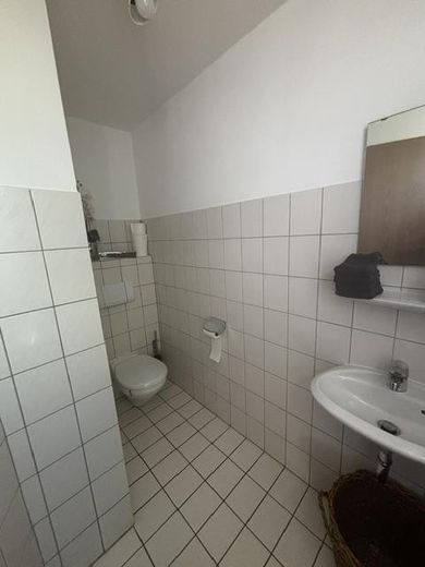 TOP-LAUF-LAGE für Frisör, Laden o. Büro-/ Praxisräume in Holzkirchen! Große Schaufenster! – Foto 7