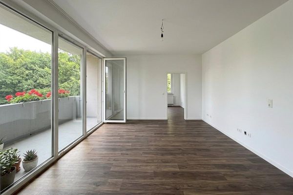 Emménagez ou louez : lumineux 3 pièces avec balcon donnant sur la verdure — sans commission, directement du propriétaire