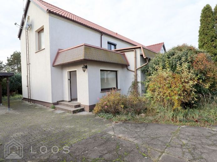 Home for Two: Two-Family House with Lots of Greenery and a Biotope – Foto 1