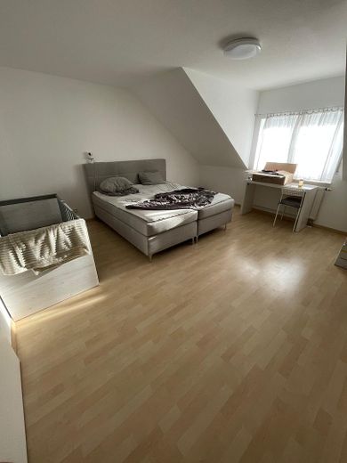 Reihenendhaus mit Keller, Garten, Pelletofen, 2 Stellplätzen & Gartenhaus – 55270 Jugenheim – privat – Zimmer 2 - Obergeschoss