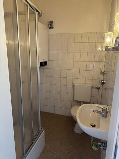 Bezugsfertige 2-Zimmer-Wohnung in Altenhagen – Badezimmer