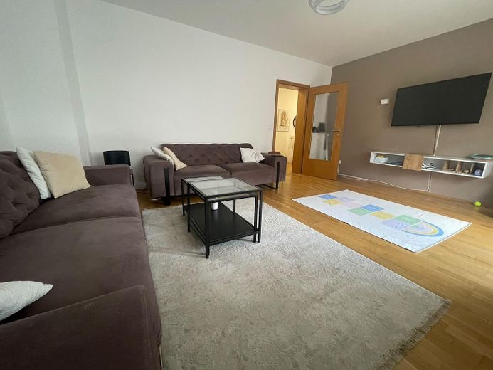 Attraktive Stadtwohnung im Herzen der Bottroper Innenstadt – perfekt für Singles und Paare – Wohnzimmer