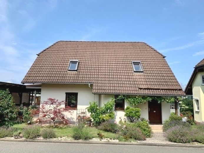Schönes Einfamilienhaus mit Ausblick ! – Foto 1