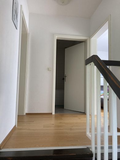 Mükemmel konumda 3,5 odalı Quadro ev! Çok aydınlık hobi odası! – Flur 1. OG