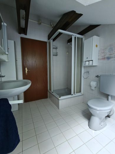 4 Zimmer Wohnung in Ergoldsbach - keine Maklerprovision – Bad