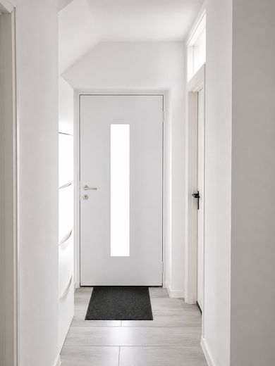 Helle 3-Zimmer-Wohnung mit Keller in Niemegk zu vermieten – Flur