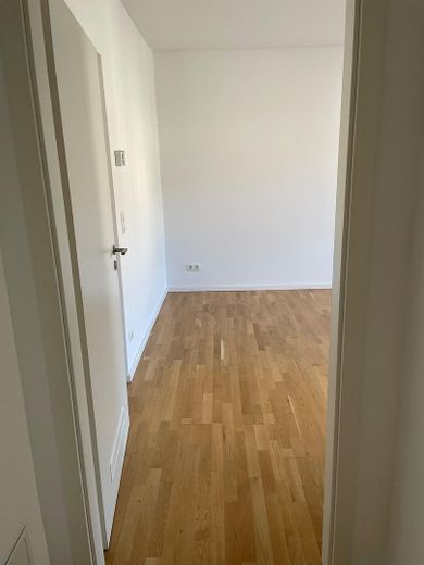 Helle hochwertig renovierte Altbau-Wohnung Nähe Prenzlauer Berg – Tür zur Wohnküche