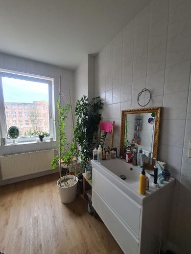 2–Raumwohnung - Tierfreundliche Vermieter/ Hundefreundliche Lage – Bad 