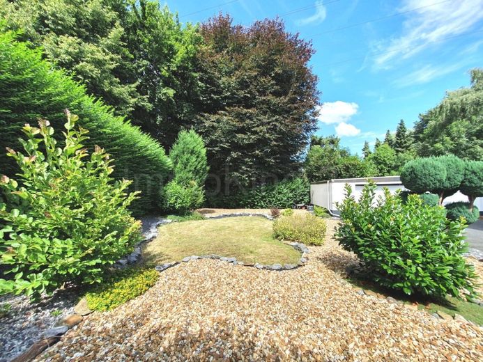 ++ HOCHWERTIGES DREIFAMILIENHAUS + GARTEN IN GUTER LAGE!! TOP KAPITALANLAGE! ++ – GARTEN