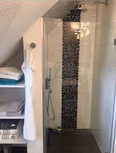 Dusche im Hauptbad