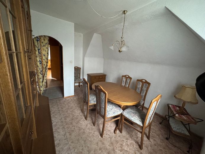 Gr. Einfamilienhaus in Wassernähe, Keller, Grün, 2 getrennte Wohnungen möglich. – Foto 17