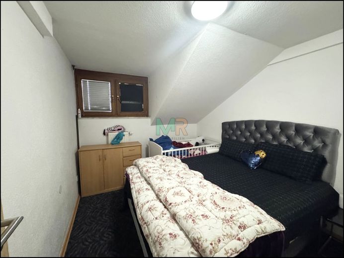 Wohn- und Geschäftshaus in zentraler Lage von Pforzheim – DG, Schlafzimmer