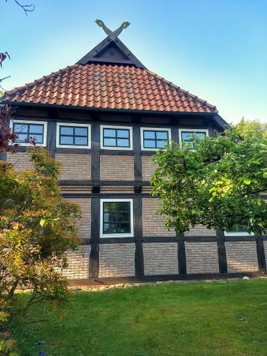 Bauernhausperle von 1750 Mitte der 80iger komplett saniert – Hausseite 