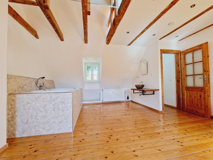 Fundstück: Schönes, sehr individuelles Reihenmittelhaus für Pärchen – DG 1