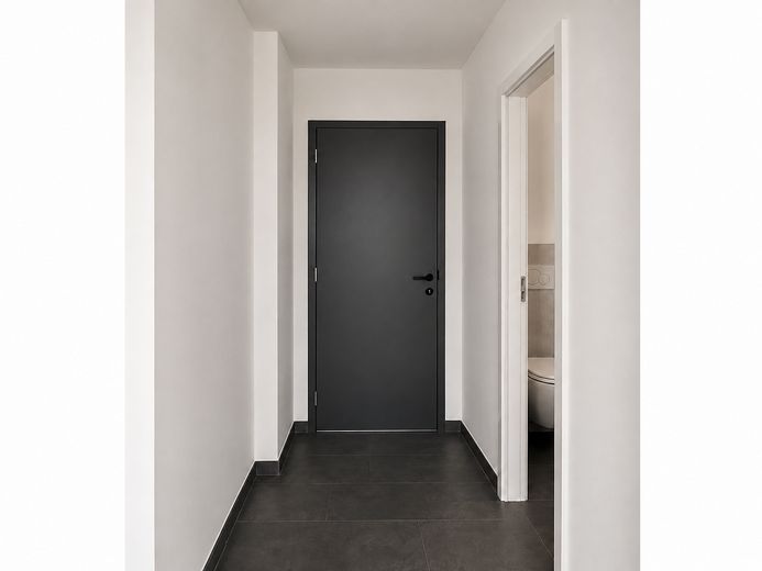 Erstbezug: A+ Neubau-Reihenhaus mit 6 Zimmern, Premiumküche, PV-Speicher & Garten – Windfang / Eingangsbereich