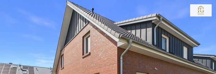 Hausansicht mit Carport