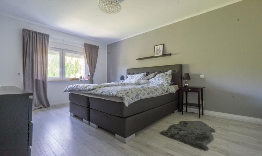 Libero e modernizzato con standard elevato – casa familiare nel popolare quartiere Augustinus di Neuss – Schlafzimmer