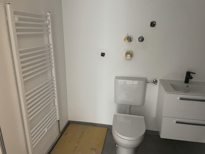 Germering - lichte, ruime 4-kamerwoning – Badezimmer