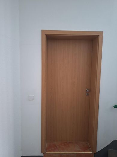 Bright 3-room apartment with large daylight bathroom and dressing room in Zwickau-Crossen – Wohnungseingang