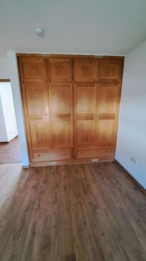 Provisionsfrei!! Schöne, helle 3-Zimmer-Wohnung in Traunstein – Schlafzimmer mit Schrank