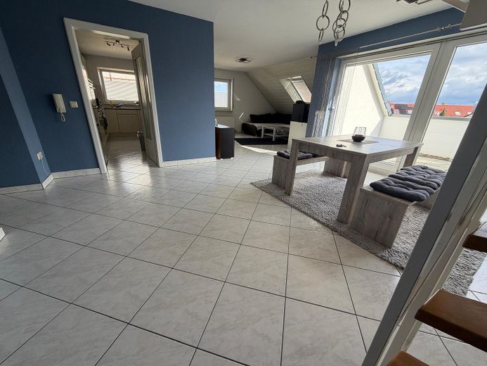 Zadbana 4,5-pokojowa maisonette z balkonem i kuchnią zabudowaną w Brühl, bez prowizji – Essbereich