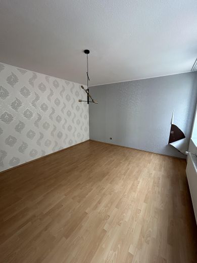 Charmante 5 Zimmer Altbauwohnung im Hochparterre mit Gartenzugang – Ihr Projekt mit Potenzial – Foto 4