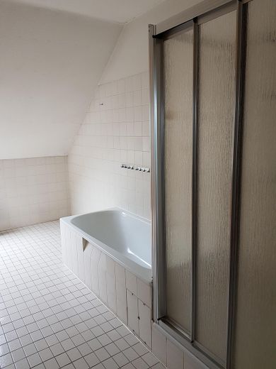 großes Bad im Obergeschoss