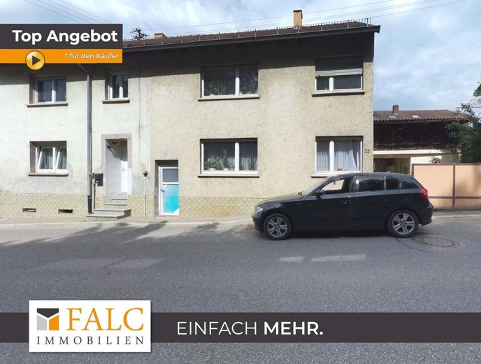Zweifamilienhaus mit Sanierungspotential in Östringen – Außenansicht